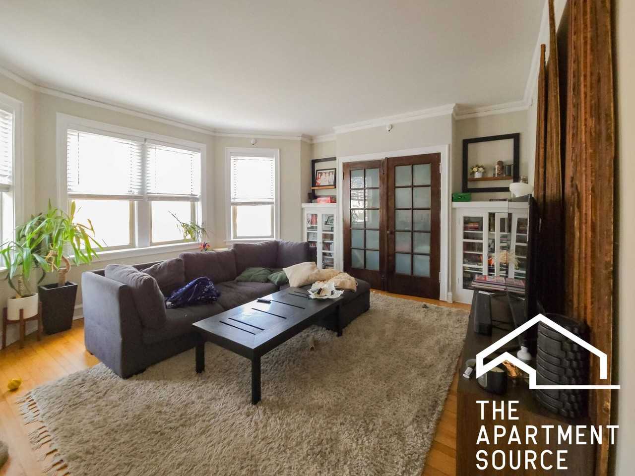 4507 N Greenview Ave #2W - Photo 5 of 11