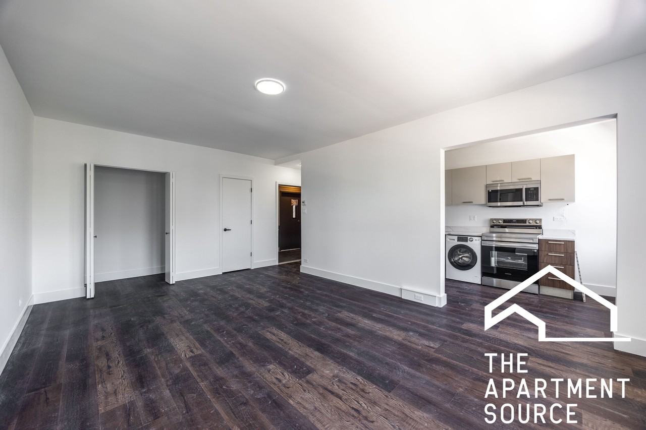 1553 W Hollywood Ave #301 - Photo 3 of 24