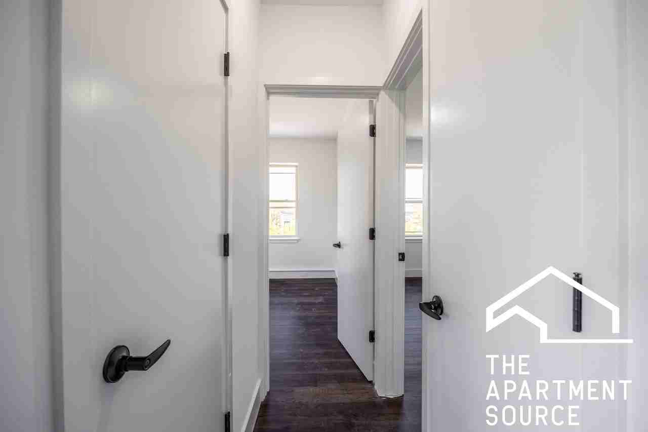 1553 W Hollywood Ave #301 - Photo 4 of 24