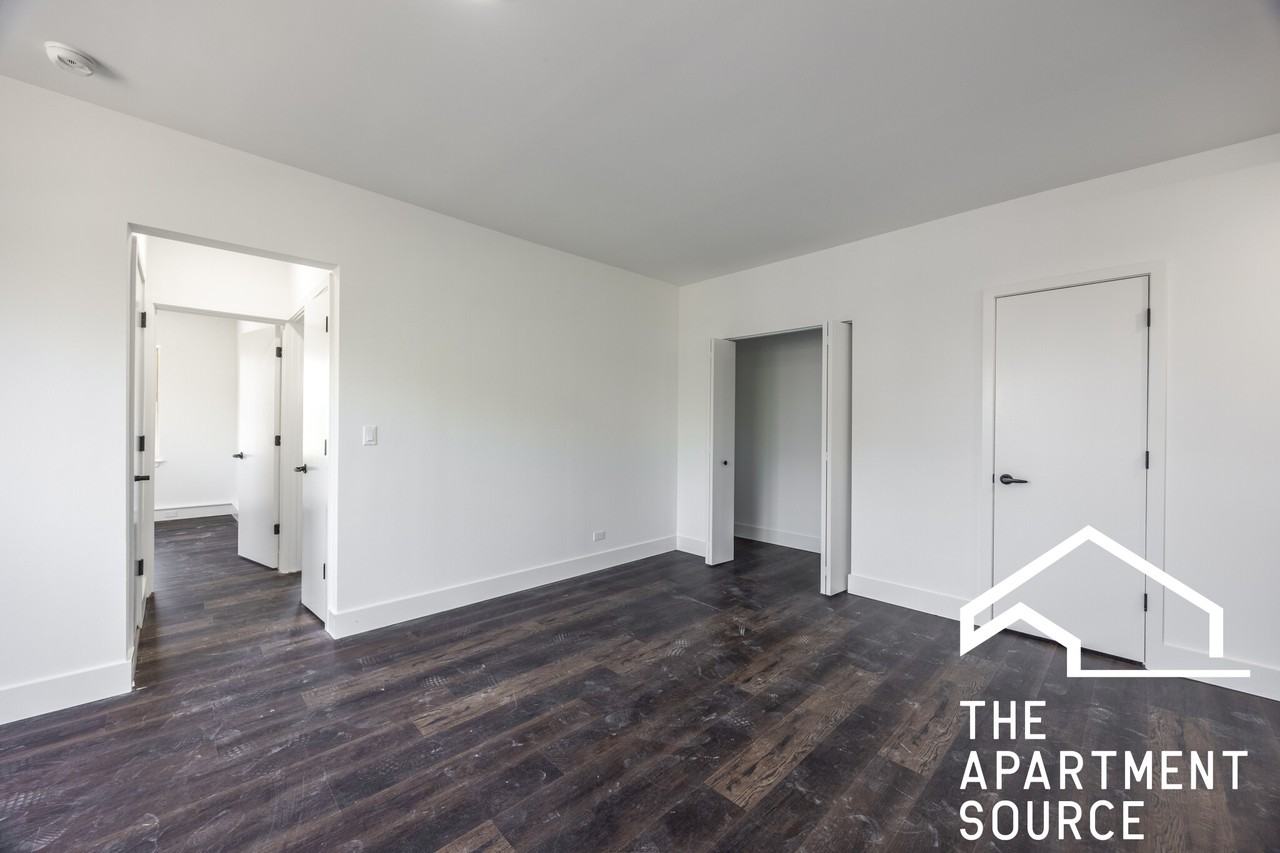 1553 W Hollywood Ave #301 - Photo 5 of 24