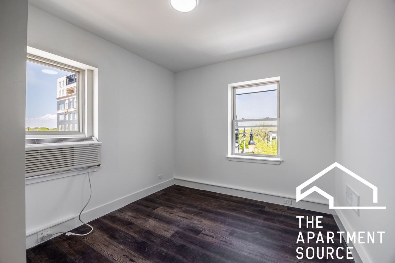 1553 W Hollywood Ave #301 - Photo 7 of 24