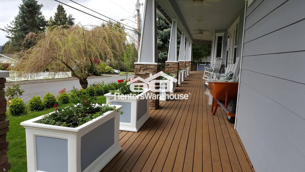 9910 163rd Ave Ne - Photo 2 of 32