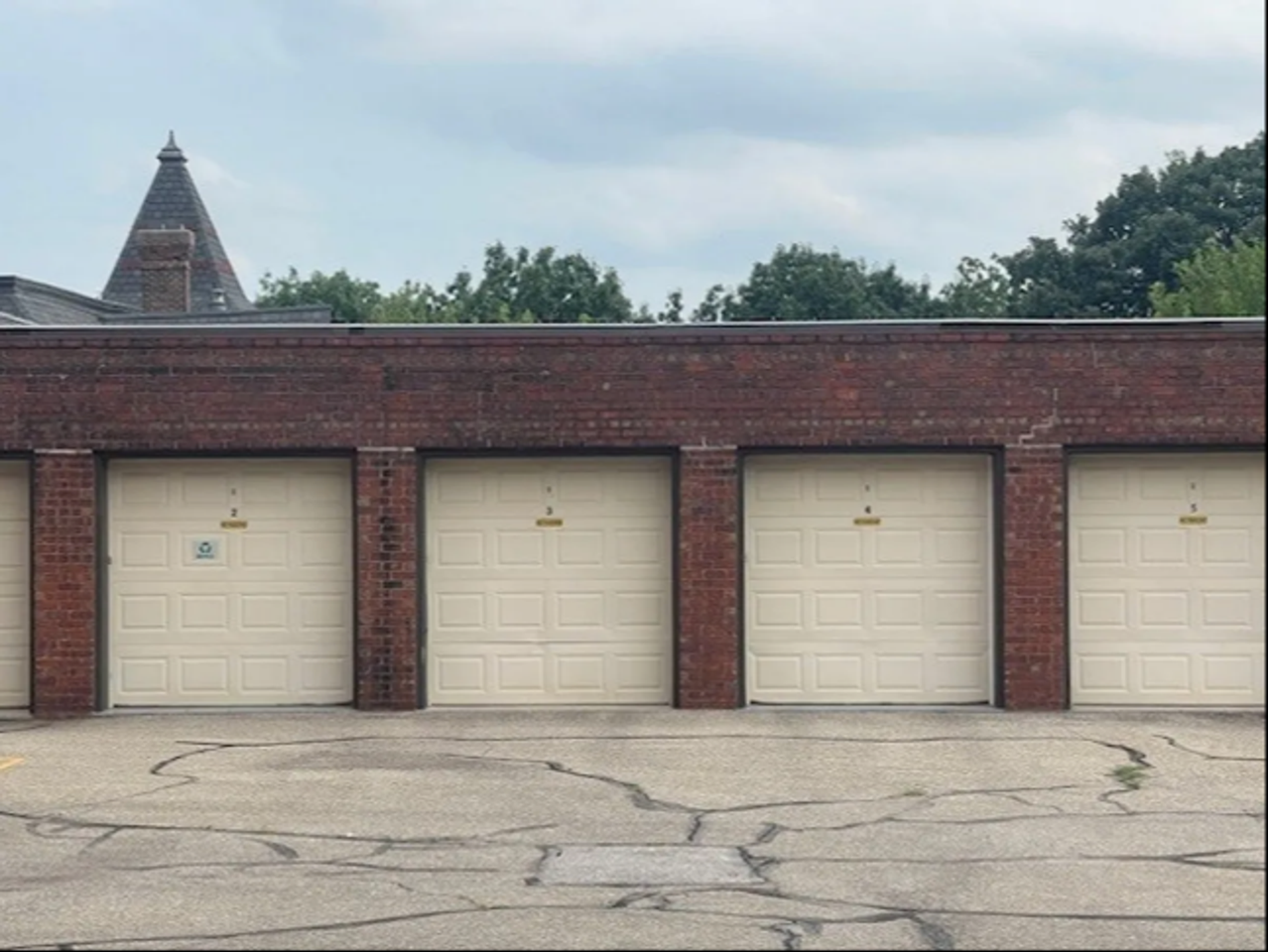 The Brady Apartments - Photo 6 of 12