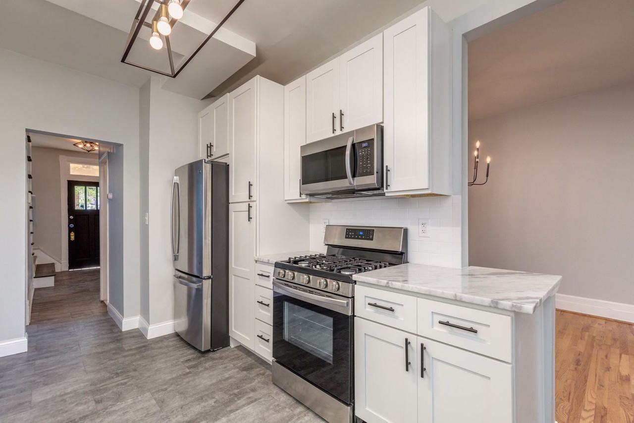 1131 Forest Ave - Photo 3 of 27