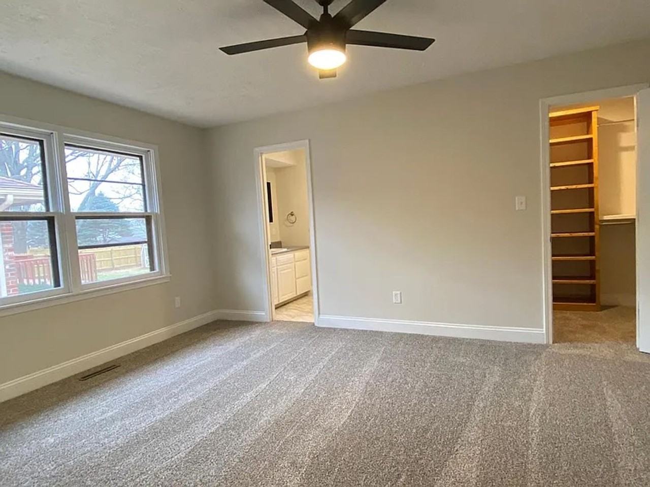 3259 S Elmira Ave - Photo 2 of 10