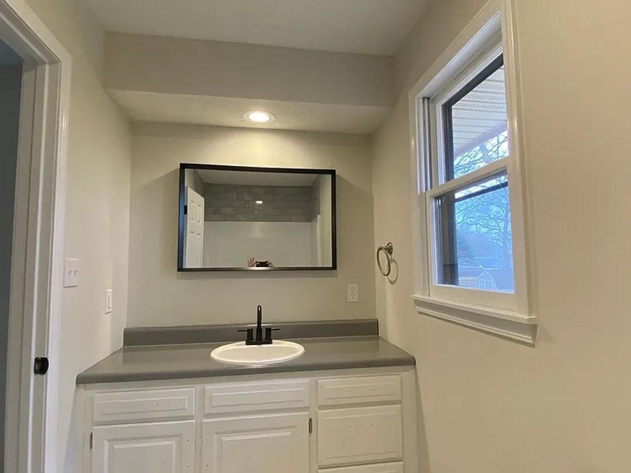 3259 S Elmira Ave - Photo 3 of 10