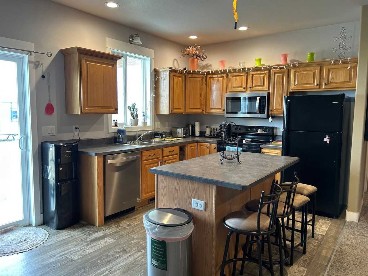 6205 Dawson Dr - Photo 3 of 11