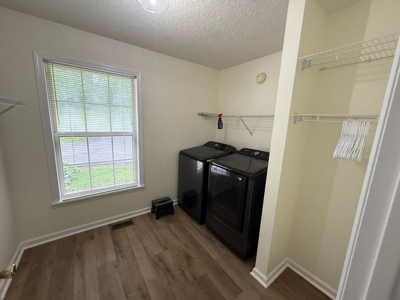 105 Shady Hollow Rd - Photo 2 of 13