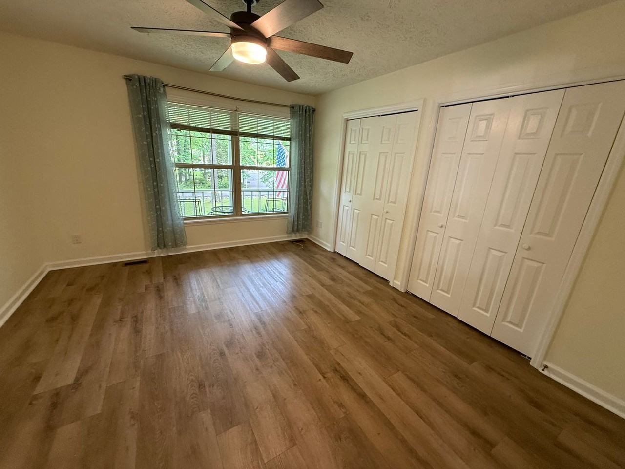 105 Shady Hollow Rd - Photo 3 of 13