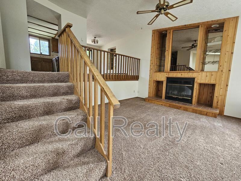 1533 E 39th Ave - Photo 2 of 16