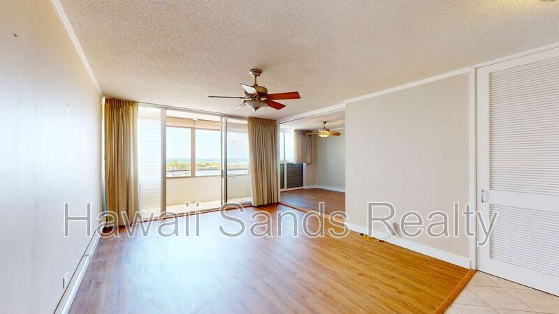 1676 Ala Moana Blvd #907