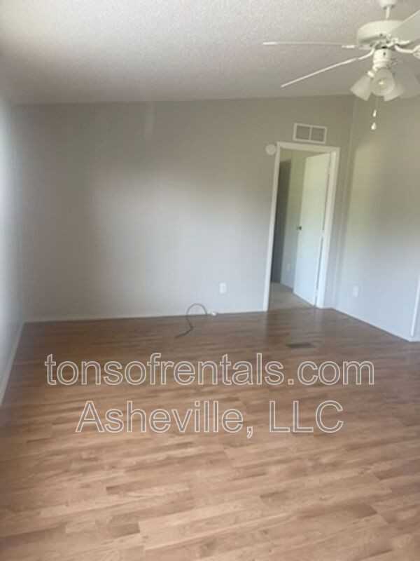 205 Wormie Ln - Photo 2 of 13