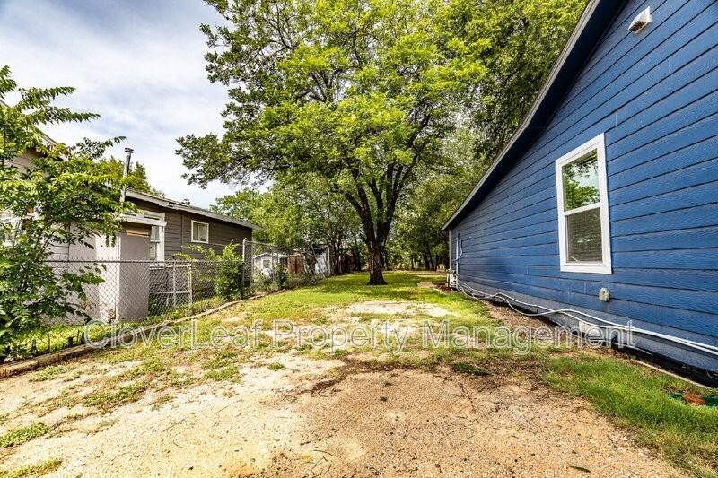 2735 Pecan Valley Dr - Photo 3 of 28