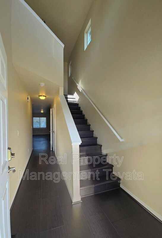 4716 Parker St - Photo 3 of 24