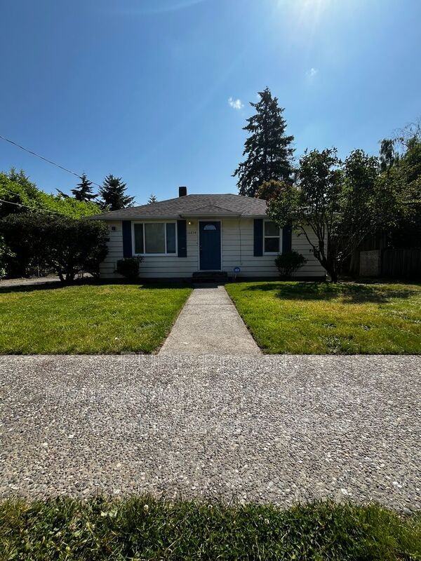 16834 35th Ave S - Photo 2 of 22