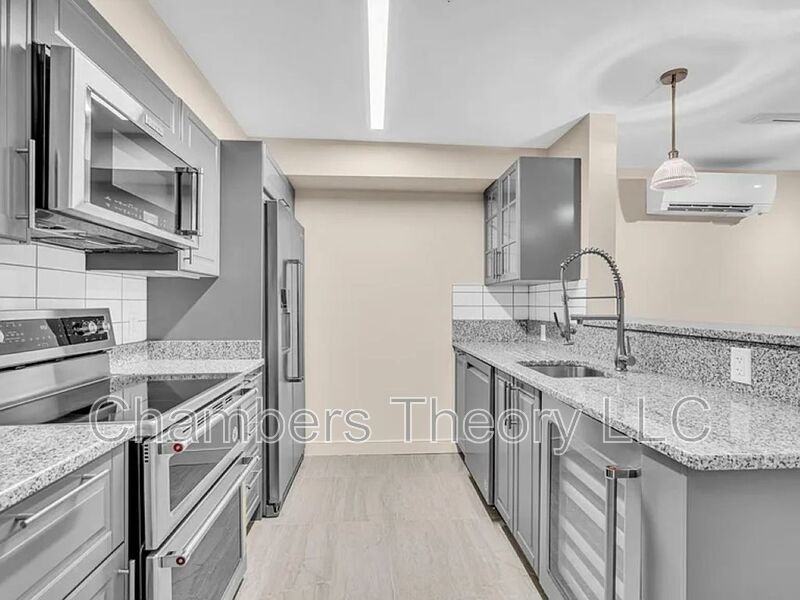 220 The Montana2Nd St Se #103 - Photo 3 of 20