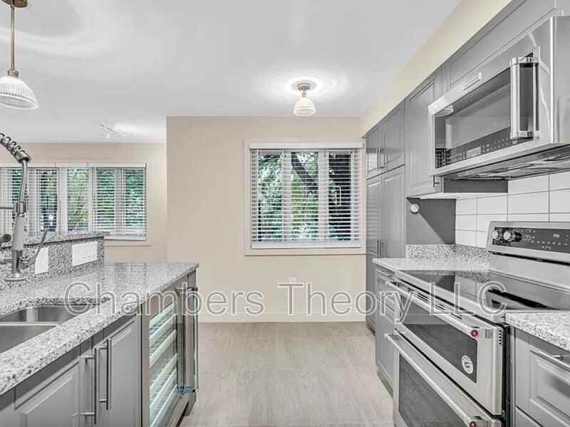 220 The Montana2Nd St Se #103 - Photo 4 of 20