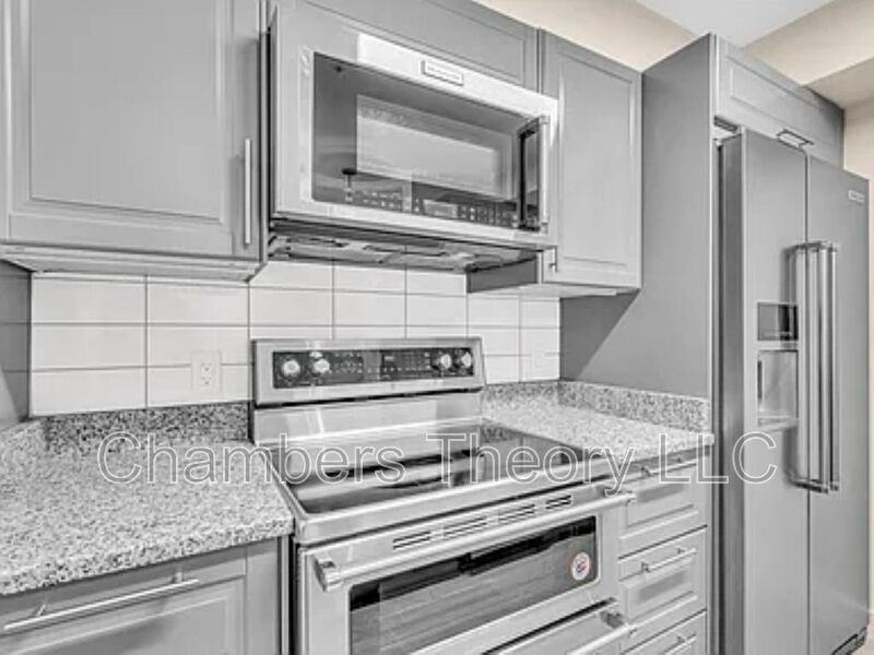 220 The Montana2Nd St Se #103 - Photo 5 of 20