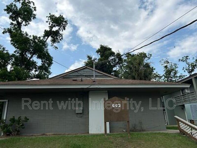 662 Liberty St #1 - Photo 3 of 16