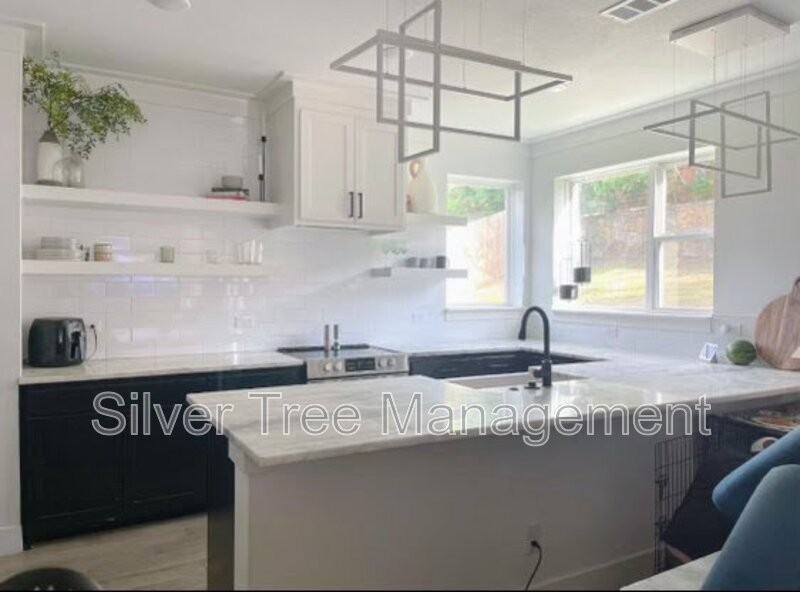 9073 Quarry Hill Ct - Photo 2 of 15