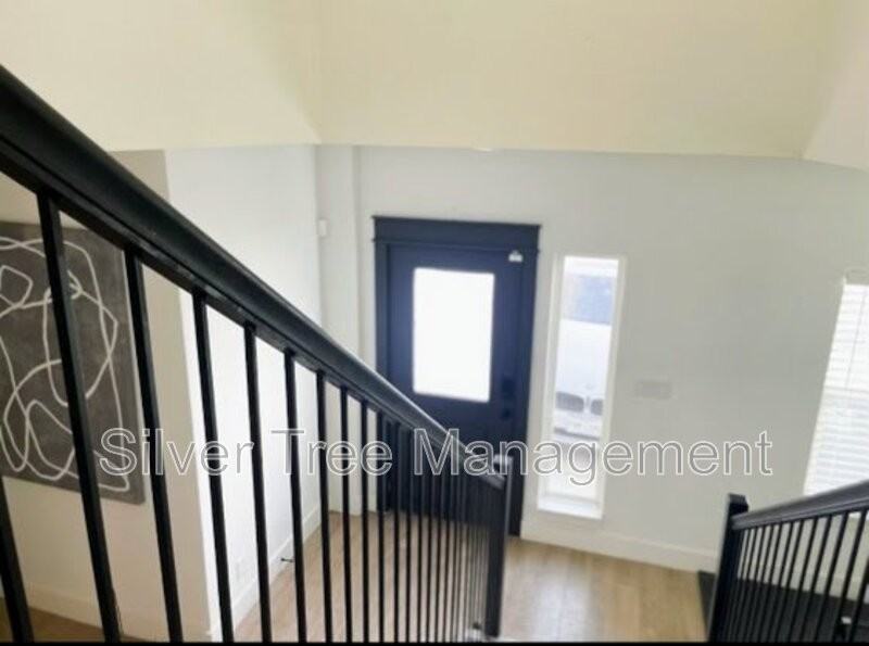 9073 Quarry Hill Ct - Photo 6 of 15