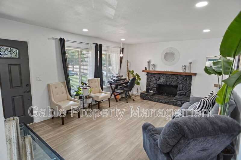 14628 Daisy Meadow St - Photo 3 of 19