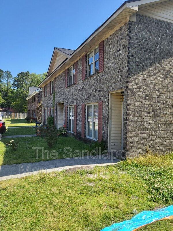 126 Langley Dr #B