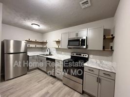 featured image of 1306 E Mcdaniel St #7