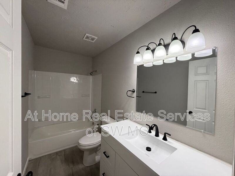 1306 E Mcdaniel St #7 - Photo 6 of 6