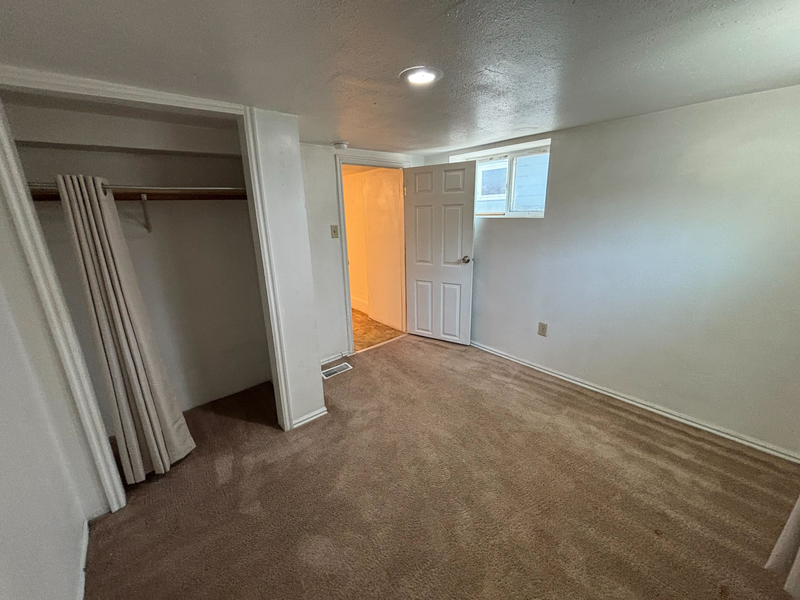 1110 E St - Photo 2 of 12