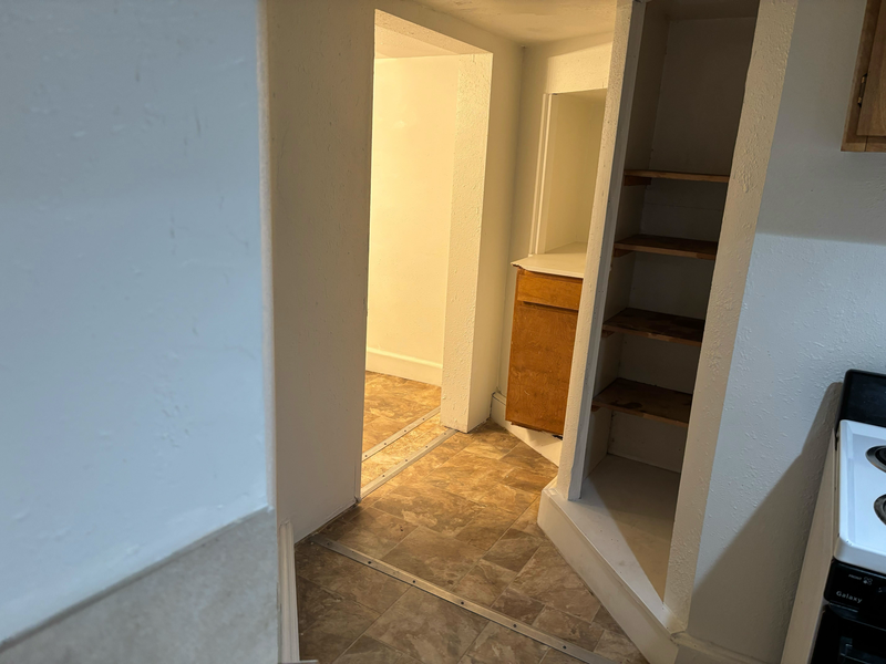 1110 E St - Photo 3 of 12