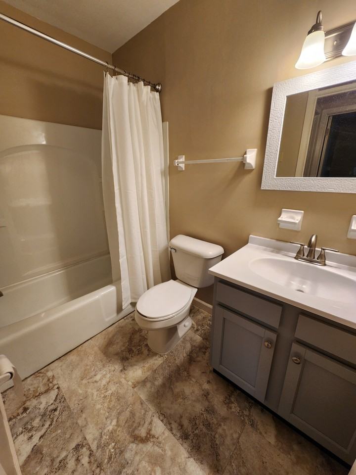 201 Mckinley Dr #3 - Photo 4 of 8