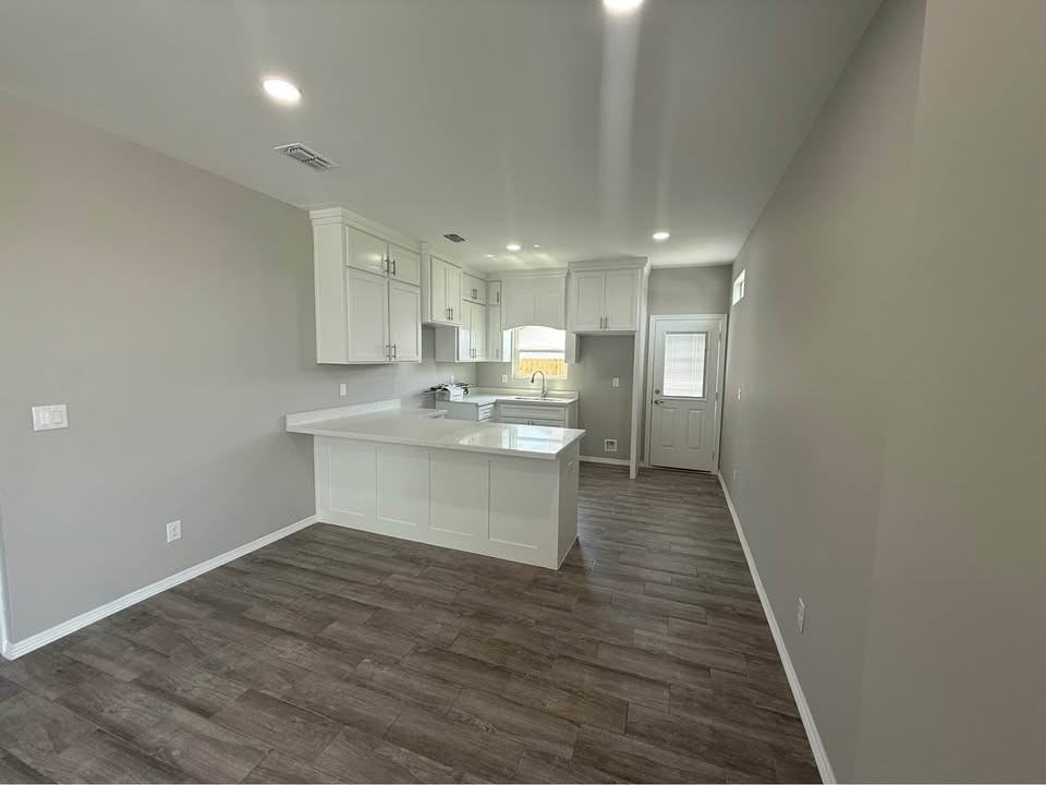 2309 E Viviana St #3 - Photo 3 of 9