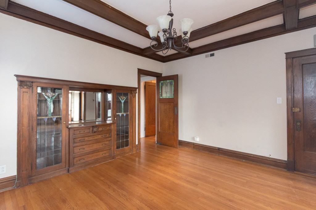 1440 W Addison St #2 - Photo 7 of 21