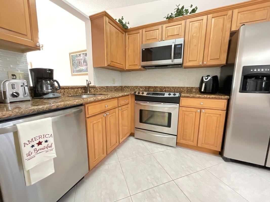 18856 Argosy Dr - Photo 2 of 9