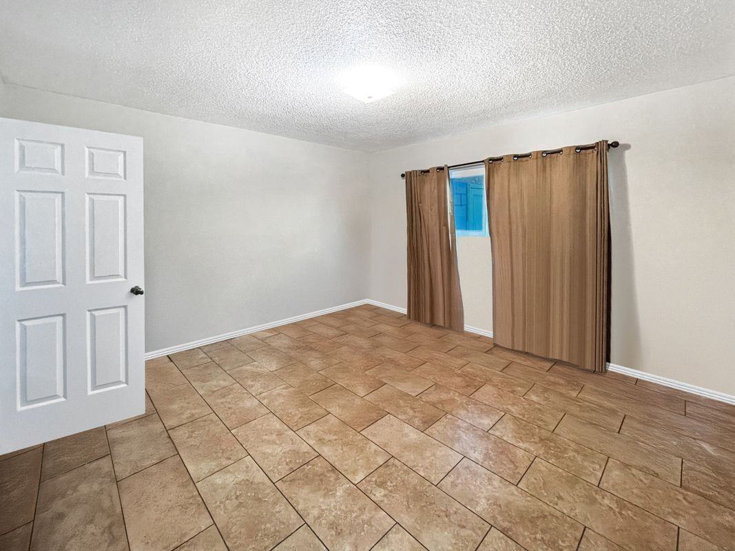 4084 W 137th St ##B - Photo 6 of 9