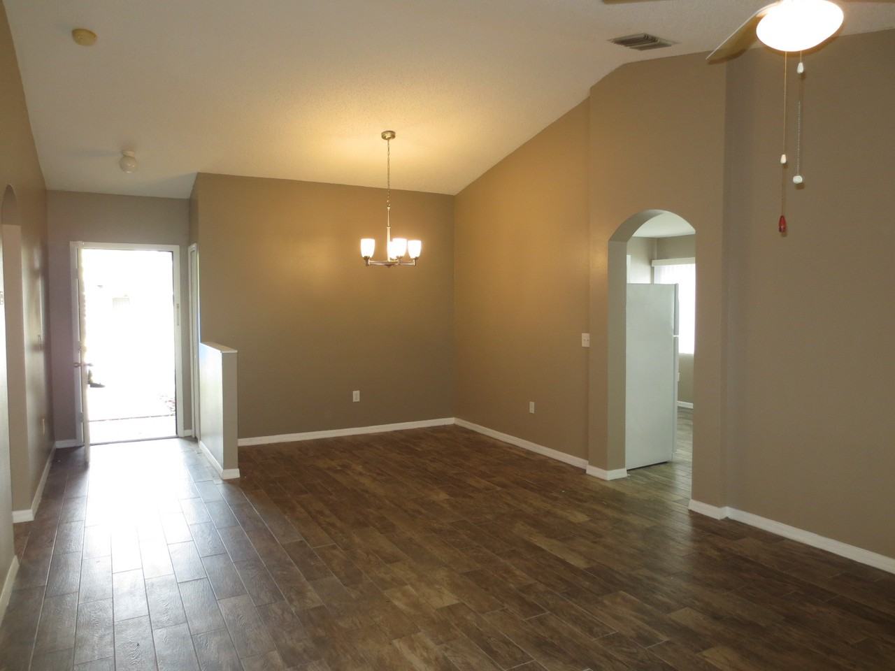 3106 Pine Top Dr - Photo 3 of 12