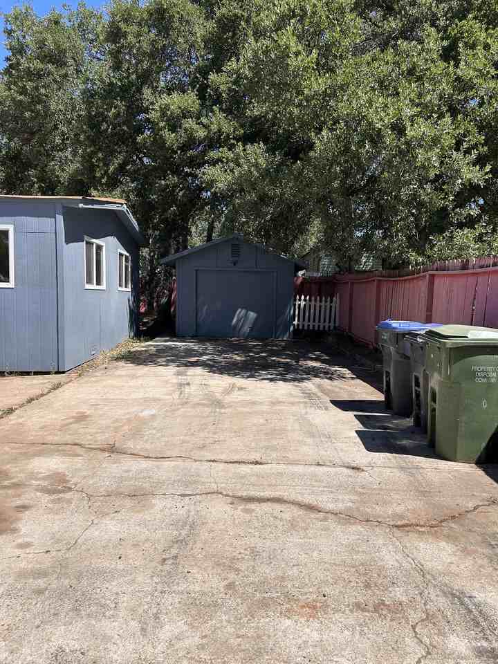 16092 27th Ave - Photo 2 of 15