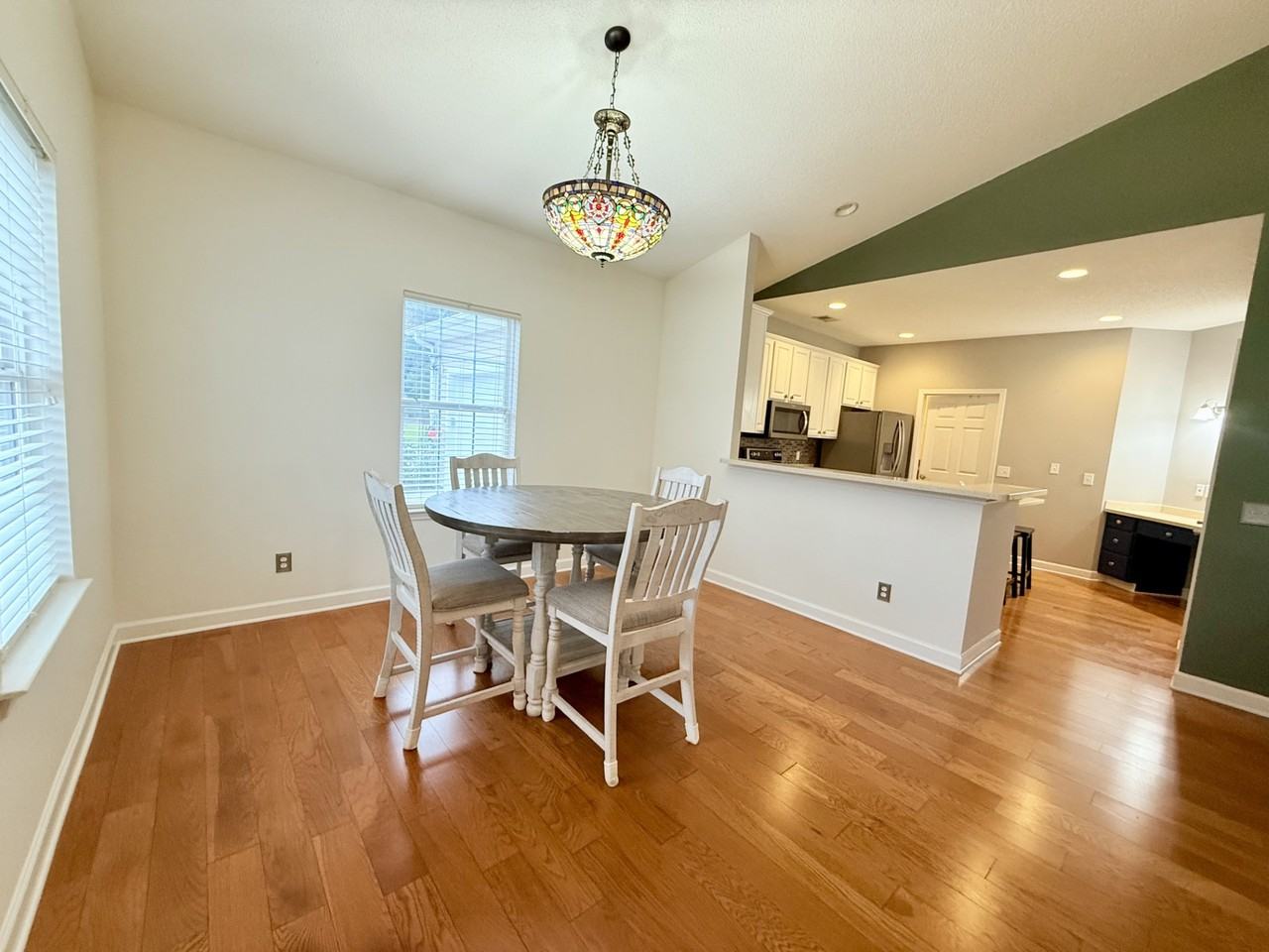 1005 Manassas Dr - Photo 7 of 30