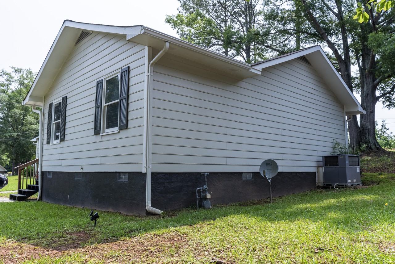 103 Shannon Ln - Photo 2 of 30