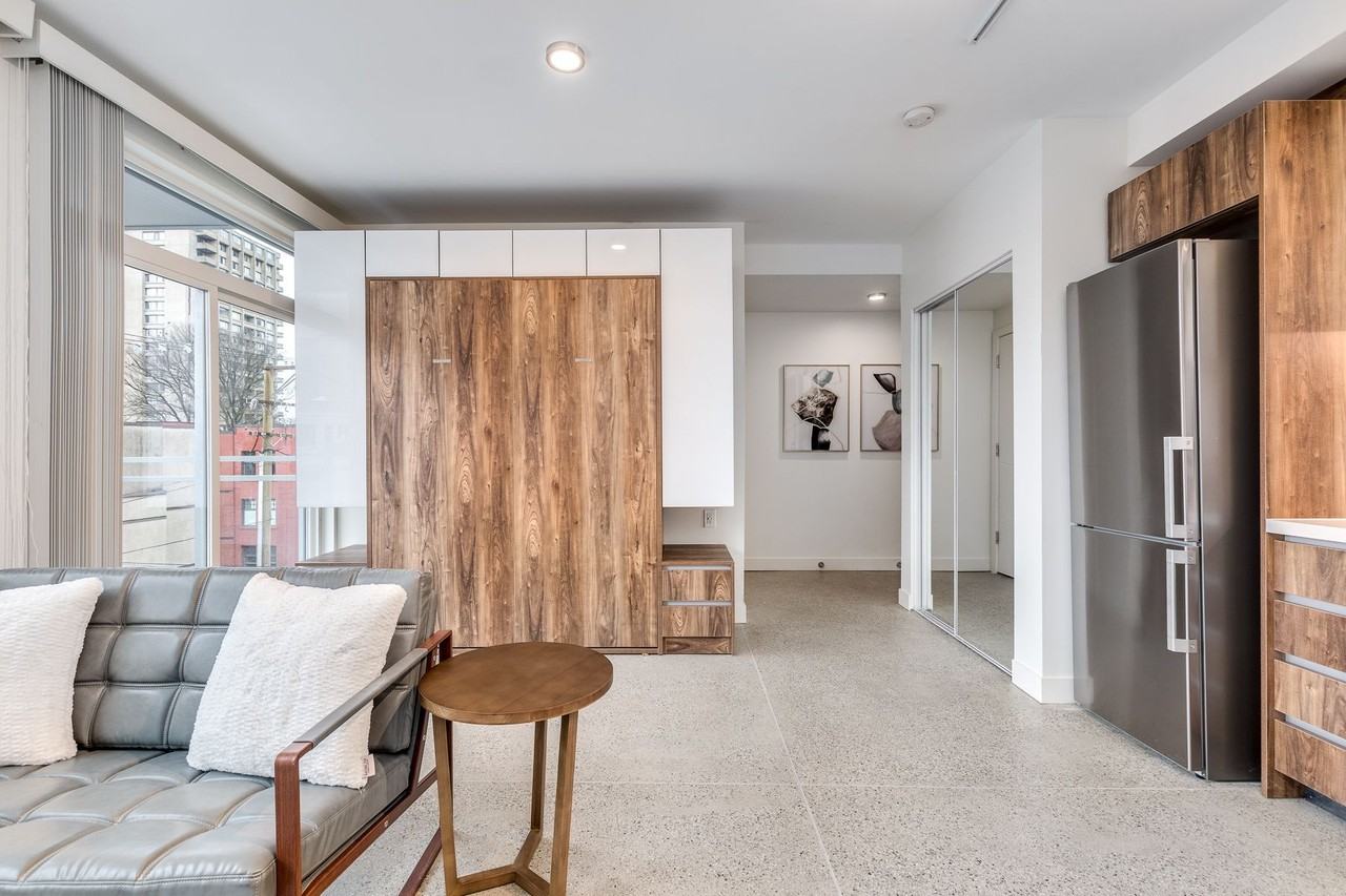 1170 Barclay Street - Photo 4