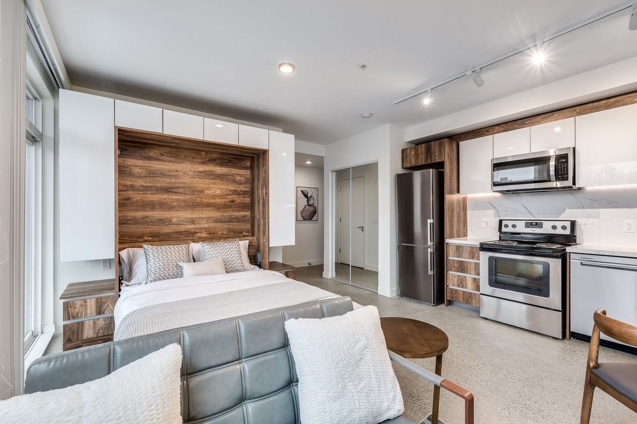 1170 Barclay Street - Photo 9