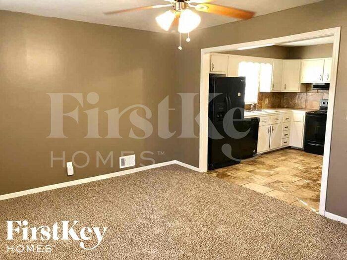 7615 E 48th St - Photo 2 of 15