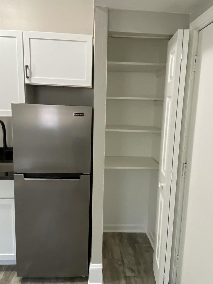 405 Monroe Street - Photo 5 of 49