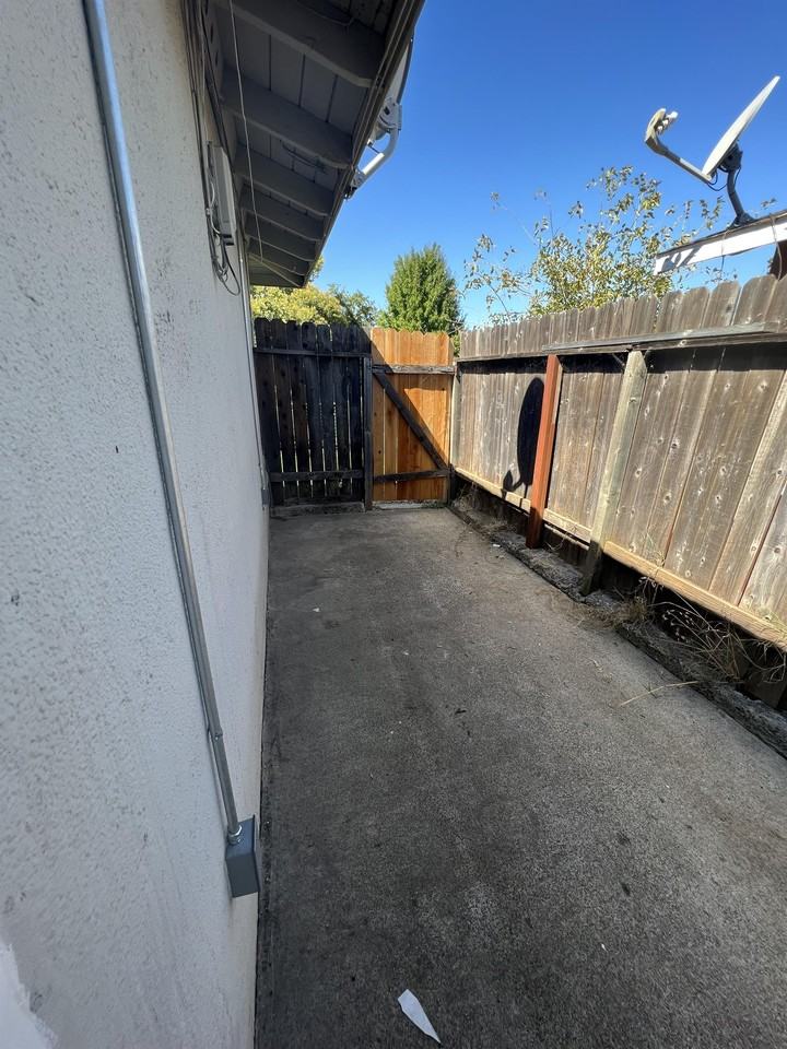 9666 Lake Natoma Drive - Photo 3 of 12