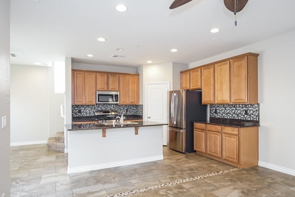 4505 Harbison Canyon Ct - Photo 4 of 15