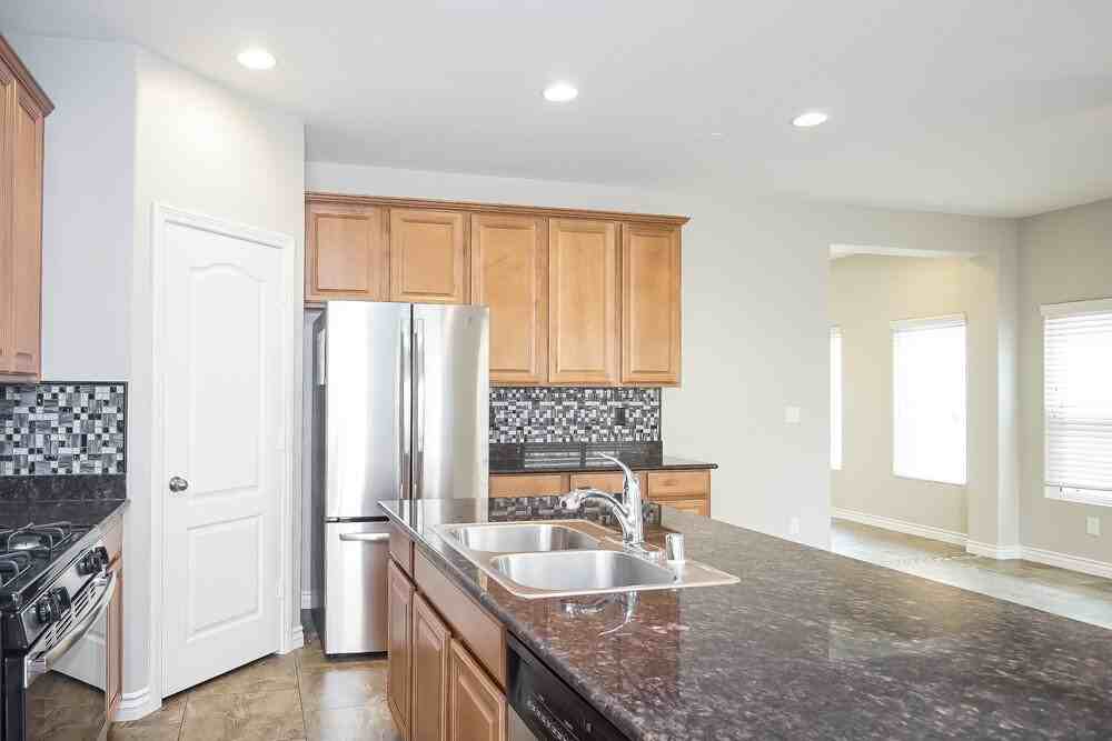 4505 Harbison Canyon Ct - Photo 5 of 15