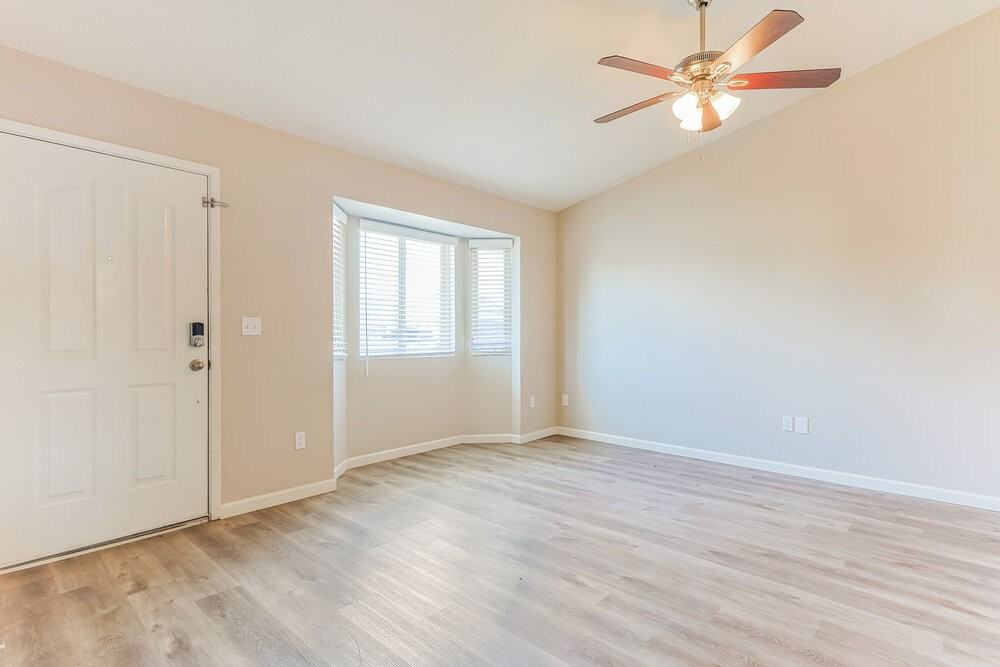 2203 E Dragoon Ave - Photo 3 of 16
