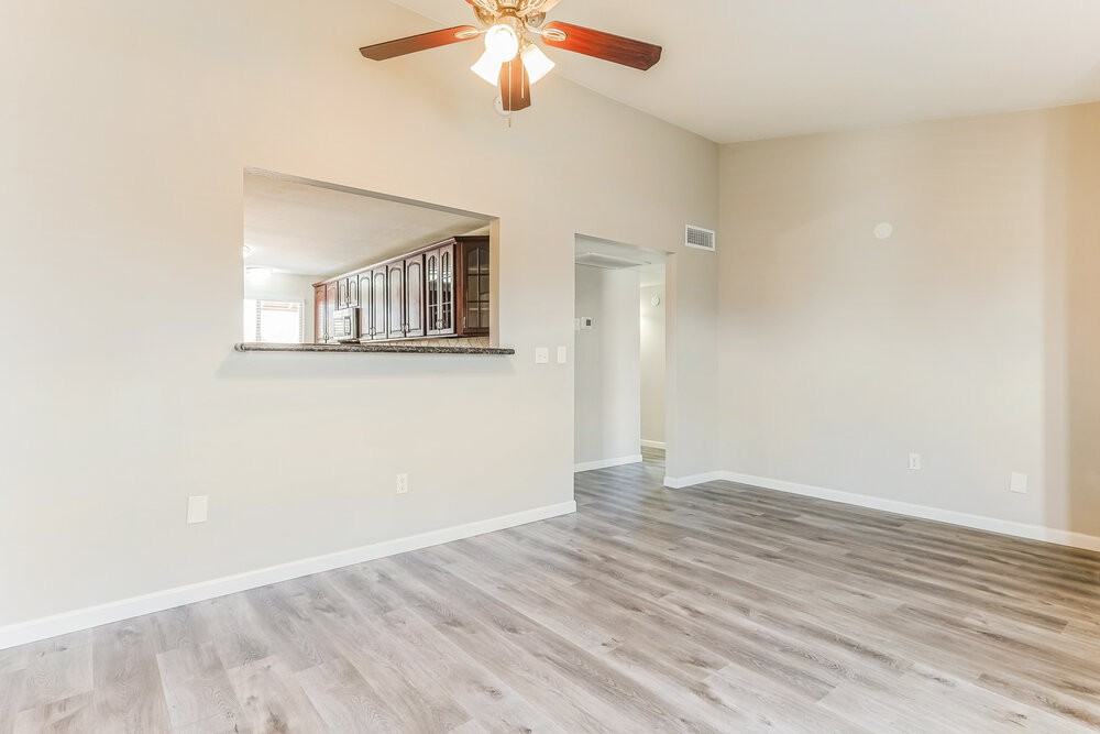 2203 E Dragoon Ave - Photo 4 of 16