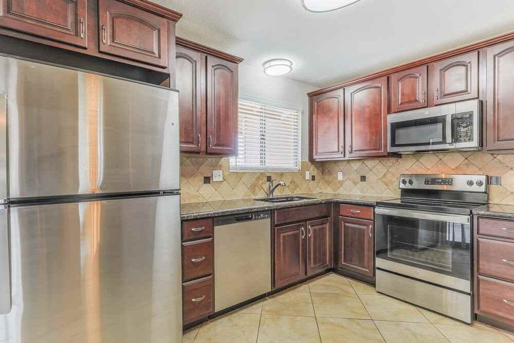 2203 E Dragoon Ave - Photo 7 of 16